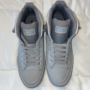 Men’s size 8 Grey Hightop Converse